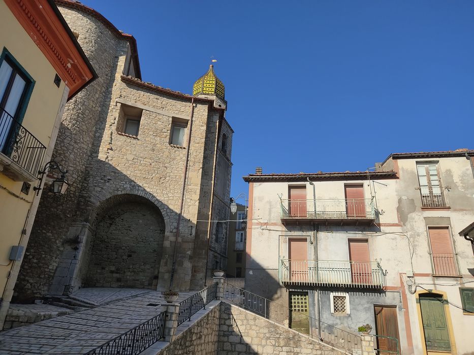 Продавам хубава къща в Лучито-86030, провинция Кампобассо, Италия