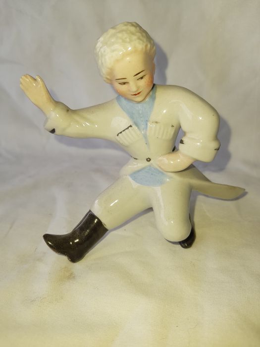 Советские фарфоровые статуэтки