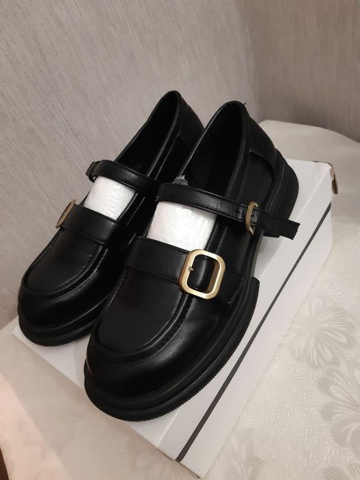 Продам Новые Лоферы