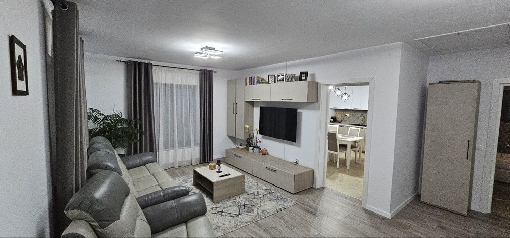 Proprietar vând casă în Hemeiuș, langa Parcul dendrologic, 127900 Euro