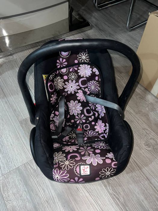 Продавам детско столче за кола.
