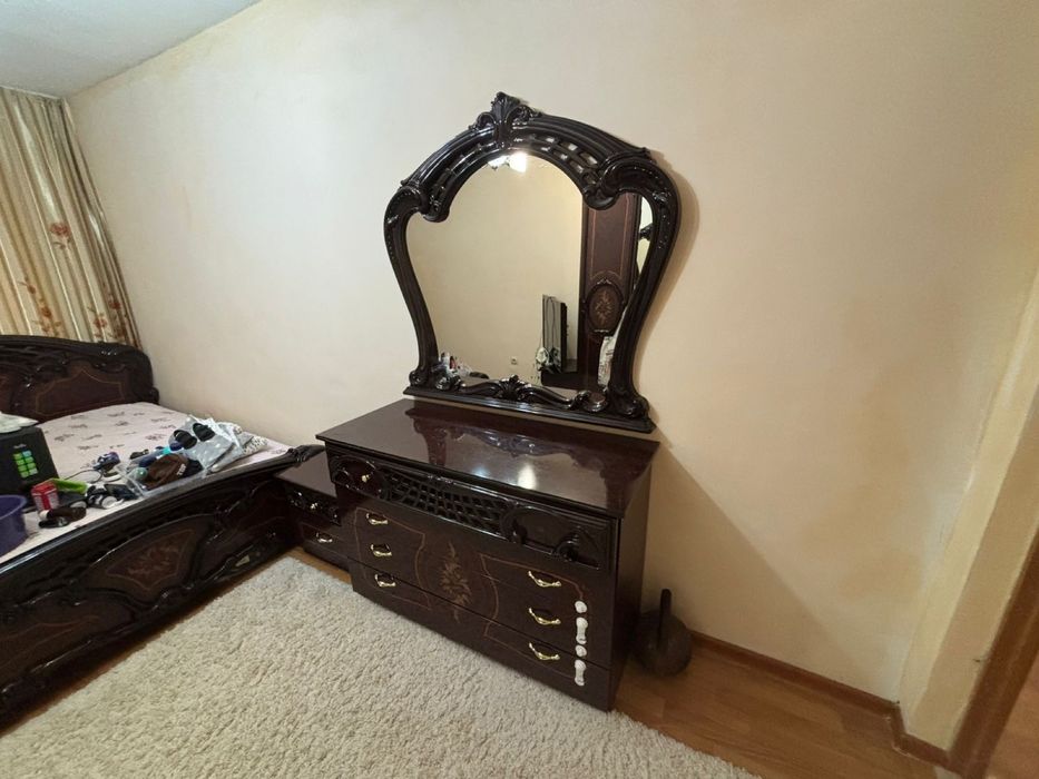 Продам спальный гарнитур срочно