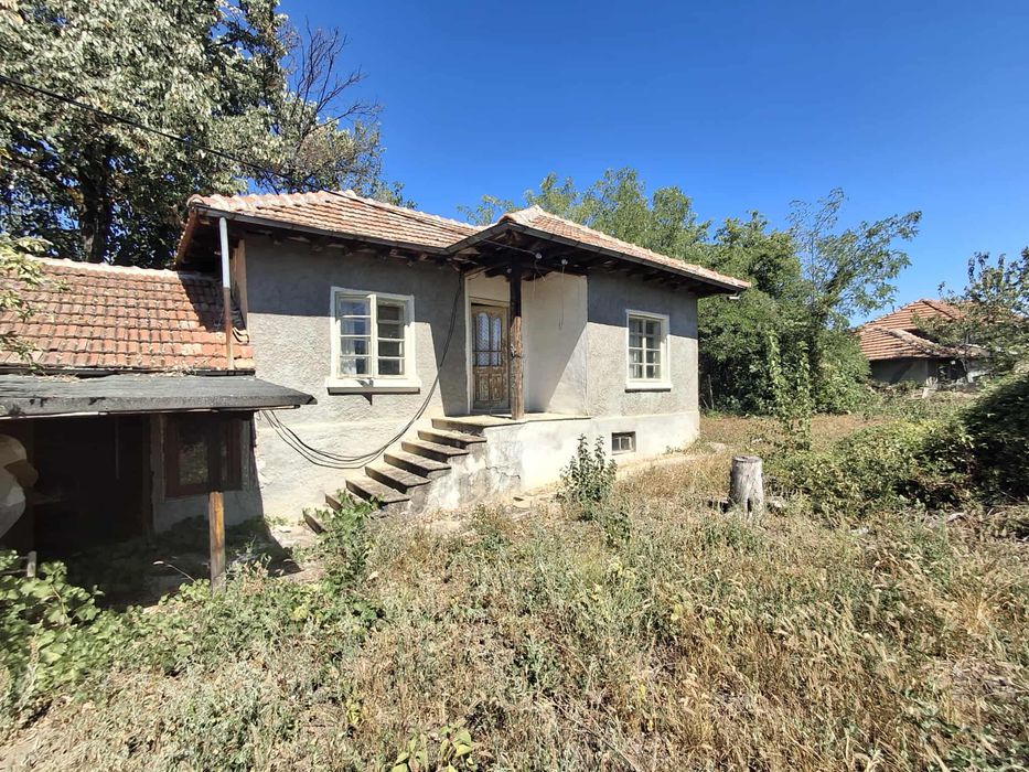 Продава се Къща в с. Хотница, Област Велико Търново - 1 кв.м за 35000 €/кв.м - Снимка #1