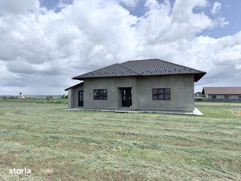 Casa noua pe parter la gri