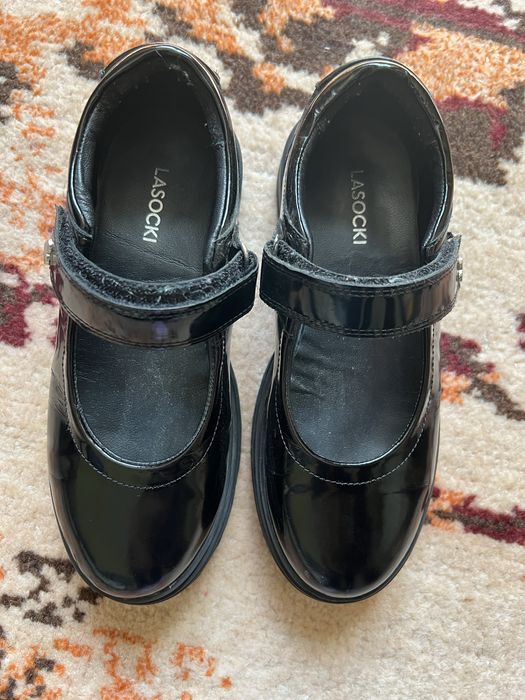 Pantofi negri, Lasocki, piele lacuita, 34