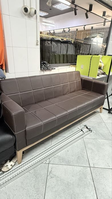 Диван стол жарты бағасында