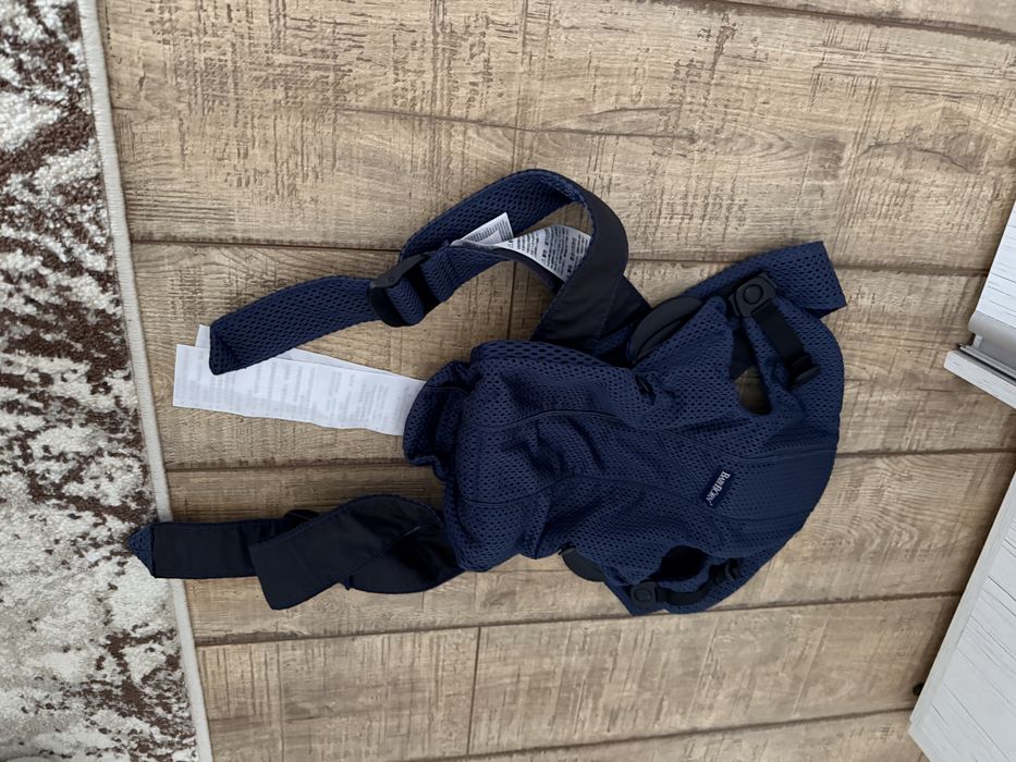 Marsupiu BabyBjörn Mesh – bleumarin – Nou