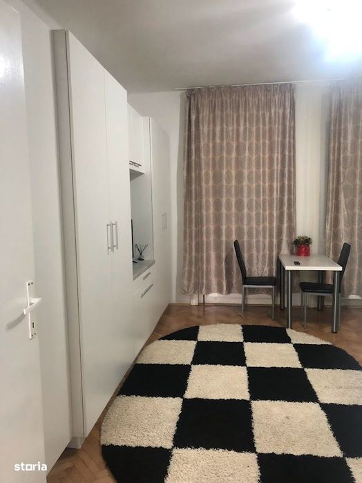 Apartament de inchiriat cu terasa si acces la curte – confort si lin