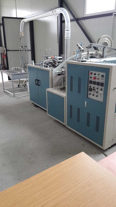 Masina automata de produs pahare din carton, a functionat doar pentru probe