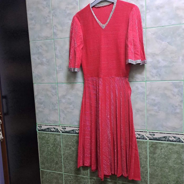 Rochite tricotate amândouă 20 lei