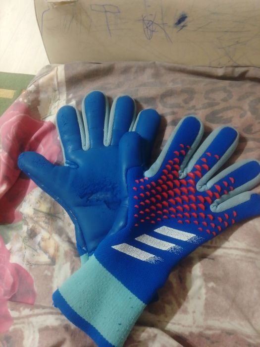 Adidas Predator вратарские перчатки б/у