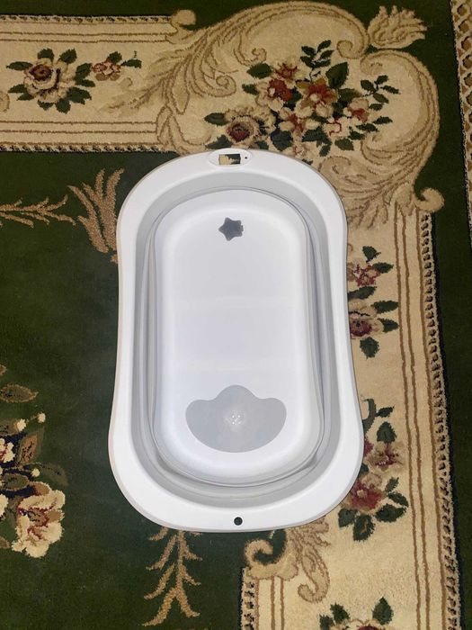 Chaqaloq cho'miltirish uchun yig'iladigan tog'ora