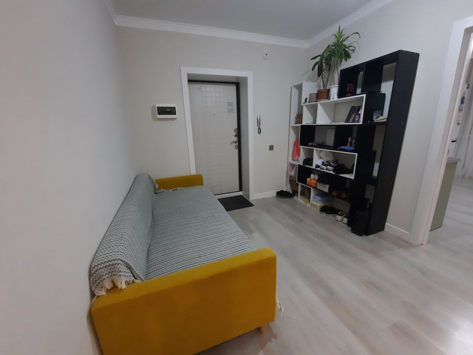 Продам шкаф,полки и диван (пылесос в подарок)