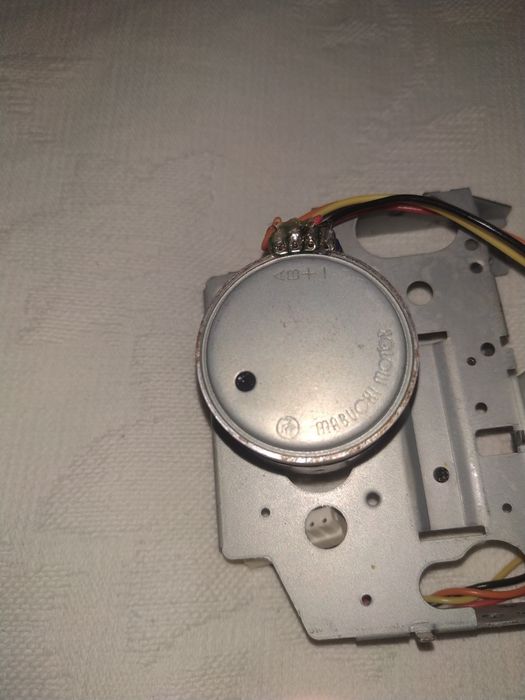 Моторчик от японского магнитофона.