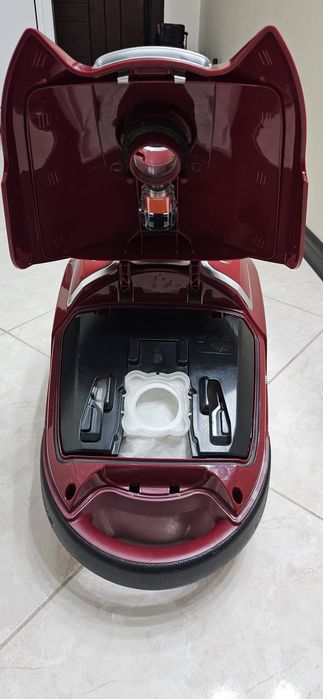 Прахосмукачка Rowenta  модел RO591301 мощна и много тиха