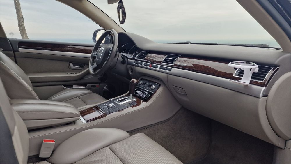 Audi A8 2008 4.2 бензин