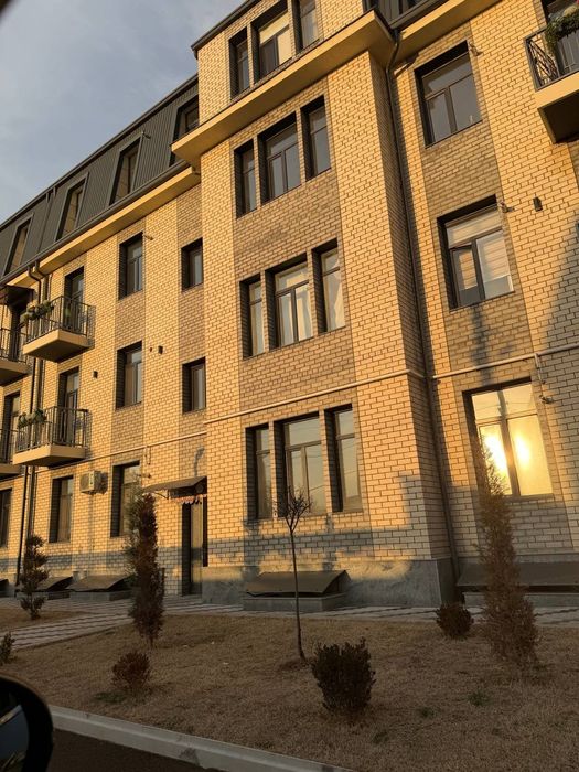 Продаётся 2 комнатная квартира, 116 квм, с ремонтом, Янгиюль, Нов