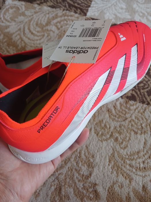Бутса ADIDAS BREND  ORIGINAL. Привезли из Кореи супер качество супер ц