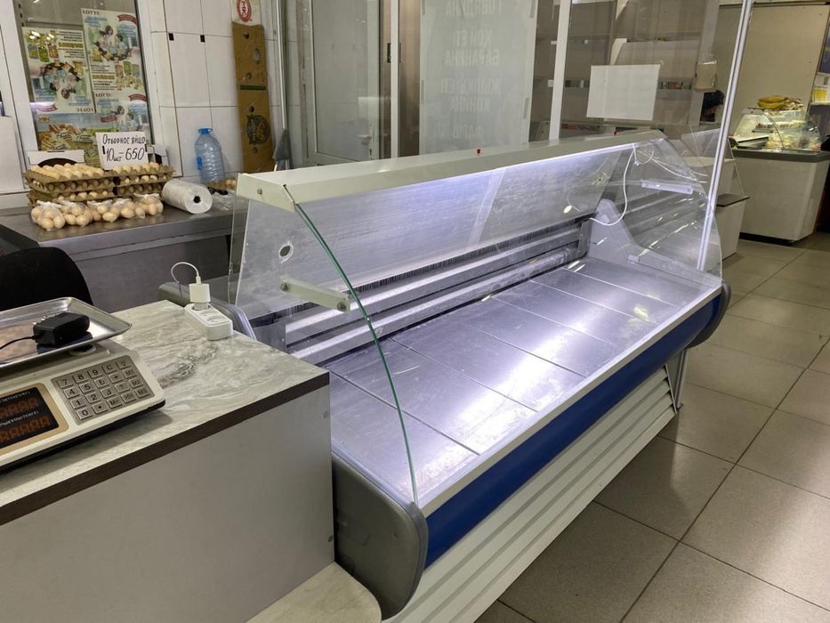 Продам витринный холодильник