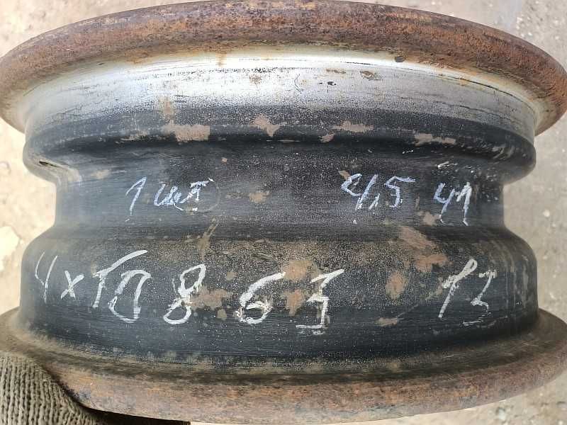 Продам ОДИН оригинальный металлический диск на Ford