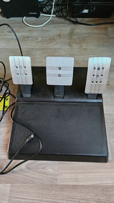 Thrustmaster T300 RS GT Edition и Thrustmaster TH8A Shifter Руль и КПП