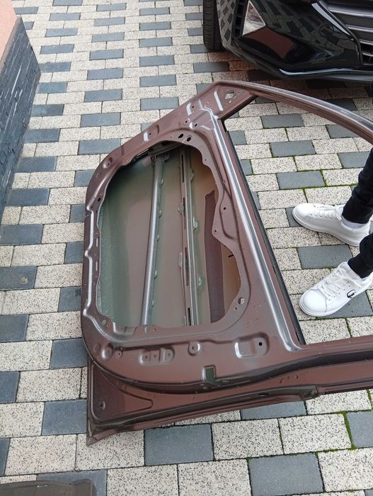 De vânzare ușă i30 dreapta fata și dreapta spate an 2021