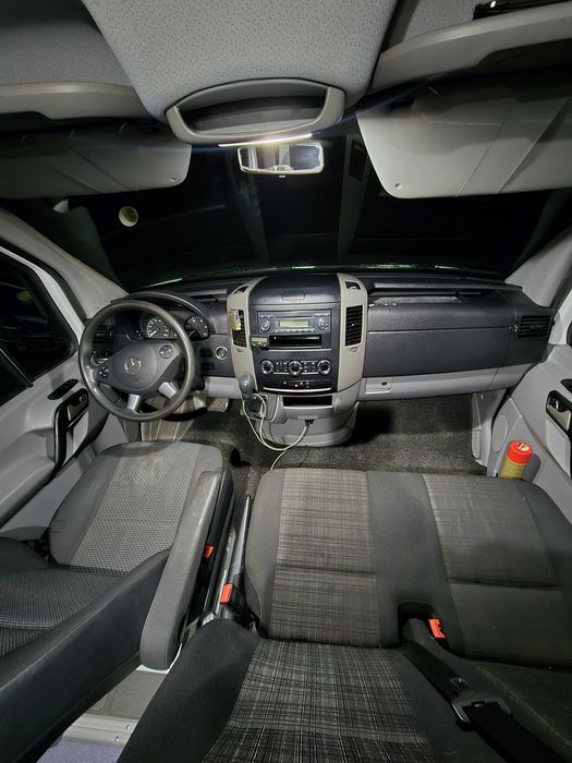 Mercedes Sprinter.