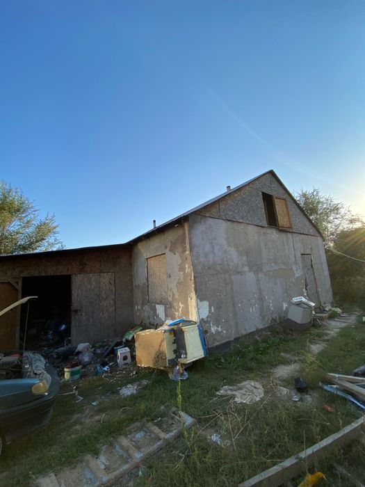 Земелный дом на строй материалы