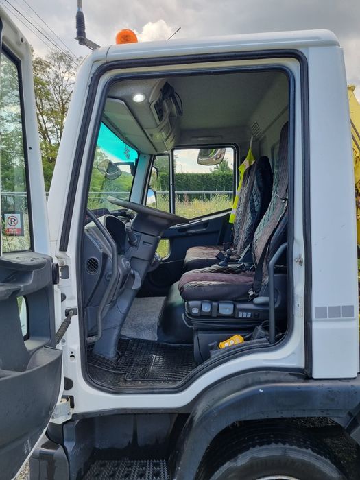 Vând iveco 75e21 basculabil cu macara