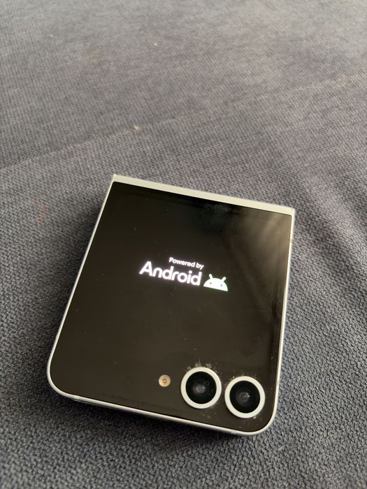 Samsung galazy flip 6