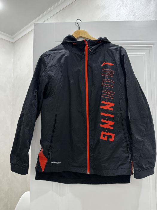 Пиджаки и курточки