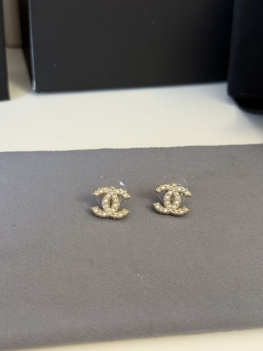 Cercei Chanel cu perle