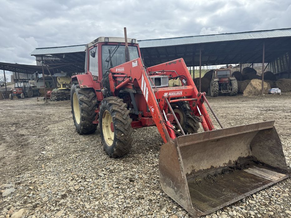 International 1055 xl cu incarcator frontal