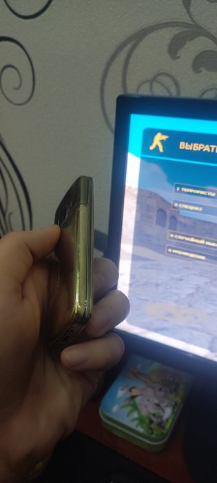 Nokia 6700 gold сотилади