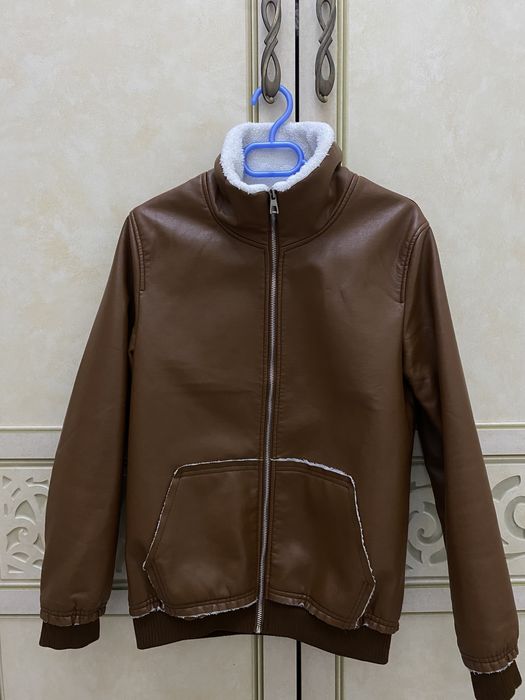 продаю верхнюю одежду