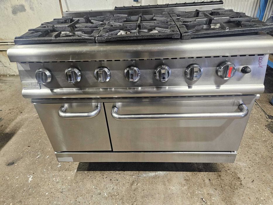 Aragaz 6 ochiuri si cuptor pe 700, arzatoare mari,restaurante,catering