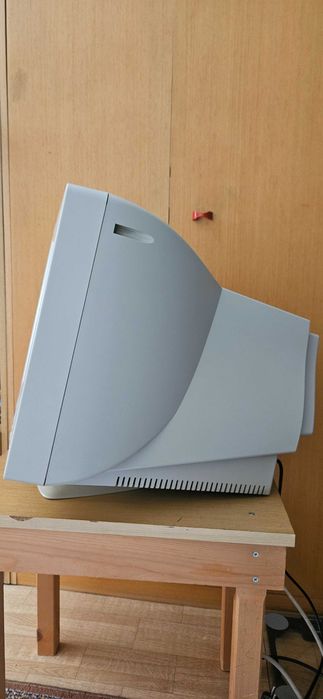 CRT монитор Philips 19"