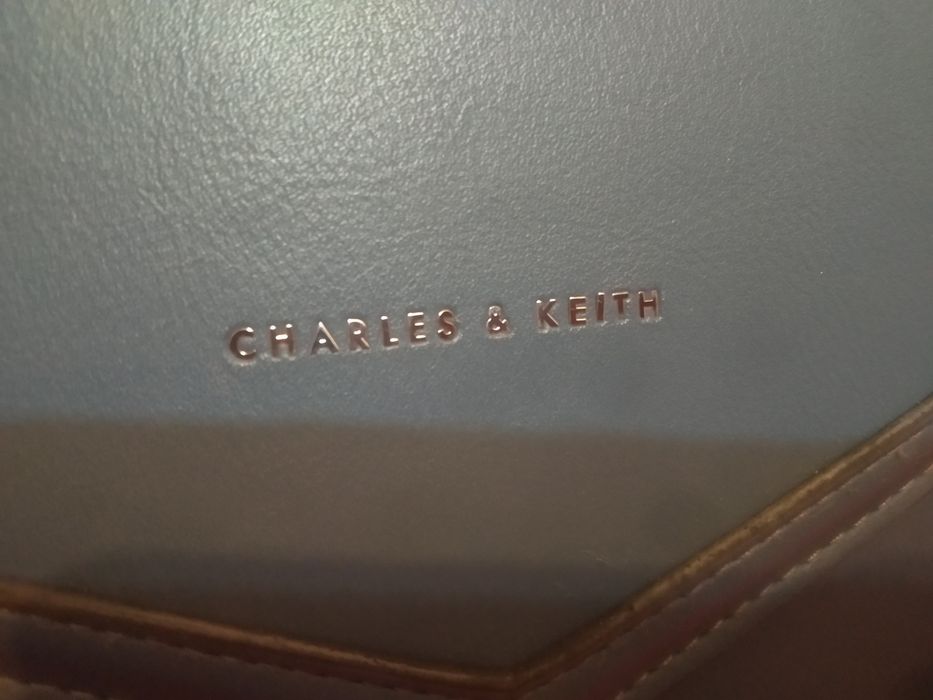 Sumka sotiladi arzon narxda