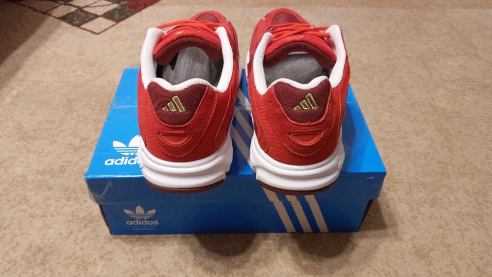 Новые Adidas Galaxy, 44 размер.