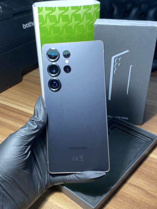 Samsung Galaxy s25 ultra • 512 GB • Titanium Black