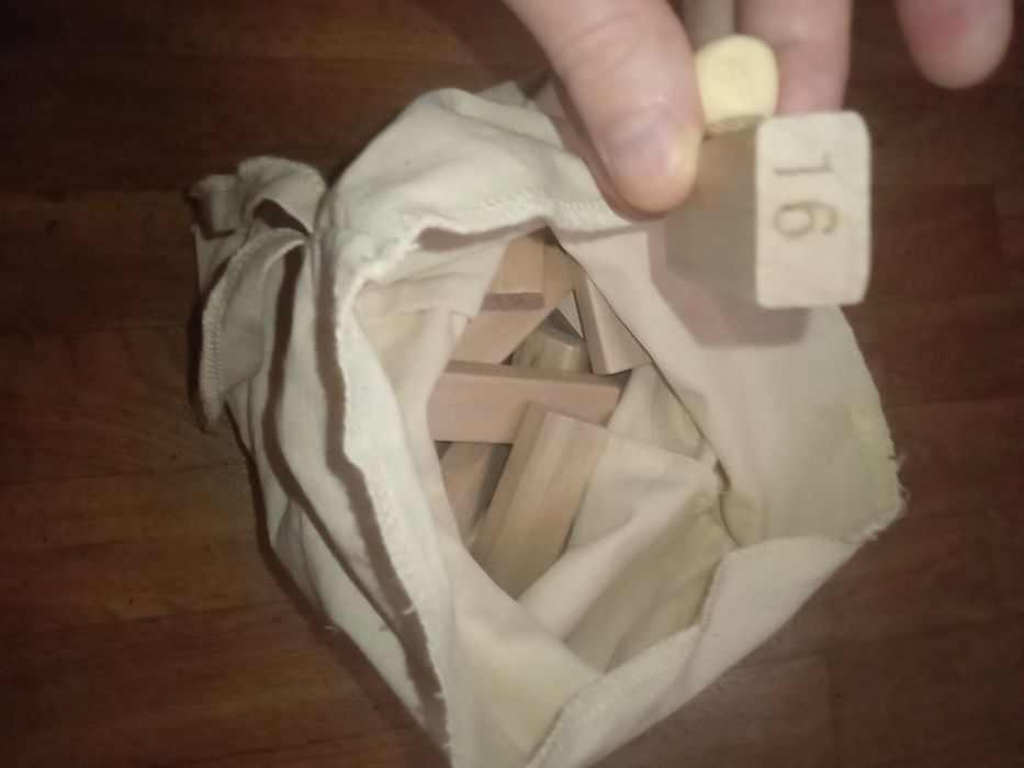 Для лотереи или развивающий конструктор