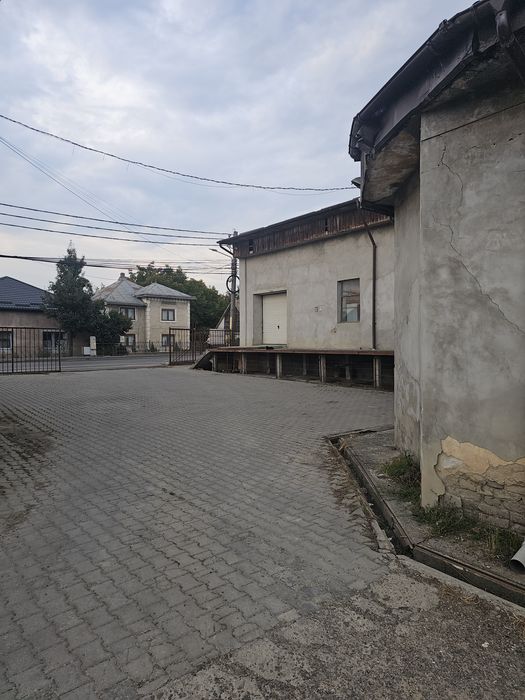 Spații de închiriat