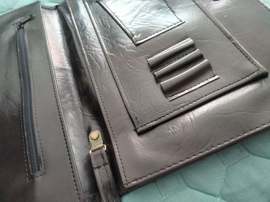 Продам кожаную папку