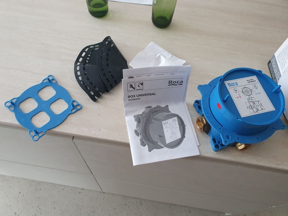 Универсално тяло за вграждане за смесител ROCA BOX A525869403 ROCA