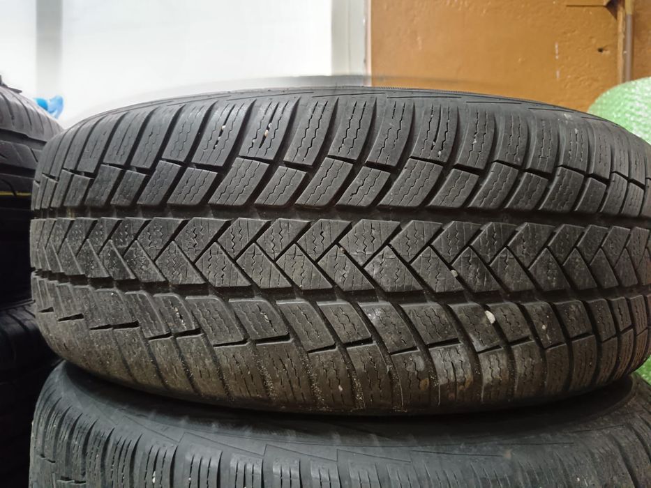 Set 4 anvelope iarna 215/55/17 vredestein/fulda dot 2023/2024