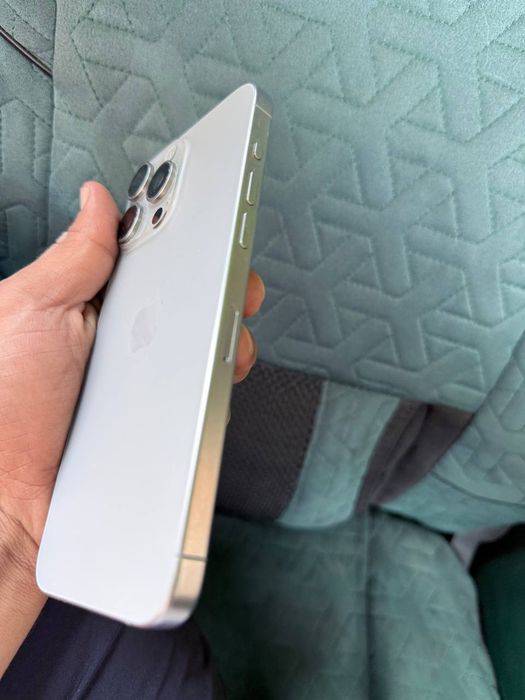 iPhone 15 Pro Max 256 GB White Titanium – Ideal holat