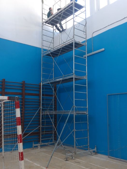 inchiriez schela mobila