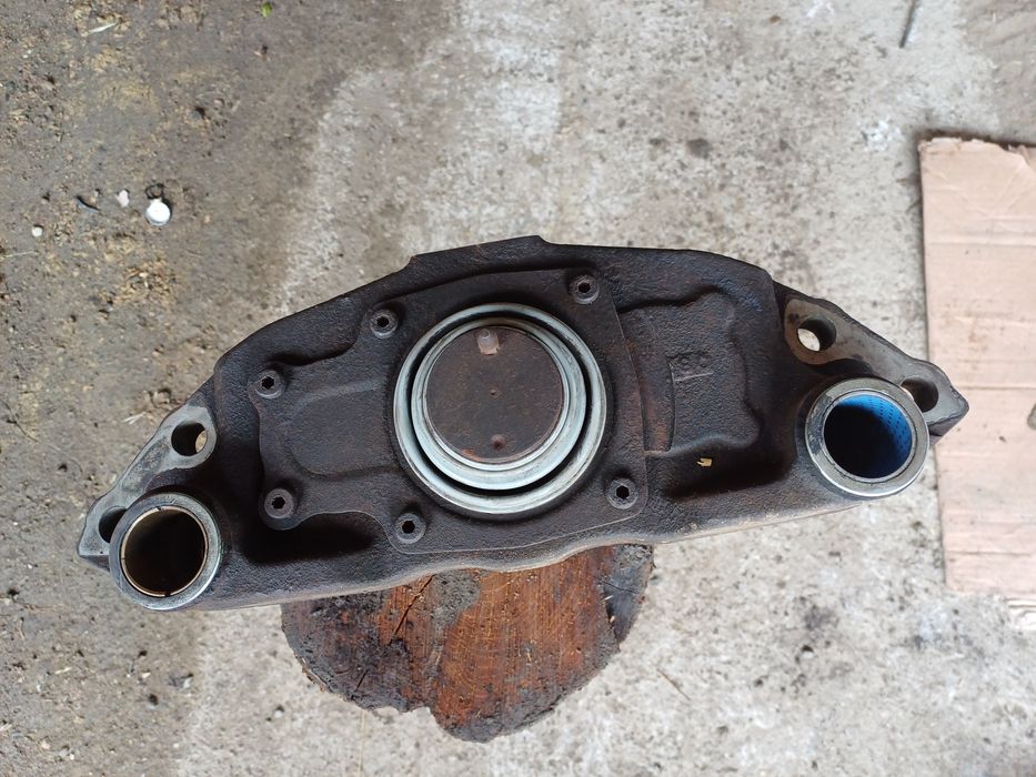 Vând etrier autocar mercedes artego 2004 sau orice piesa