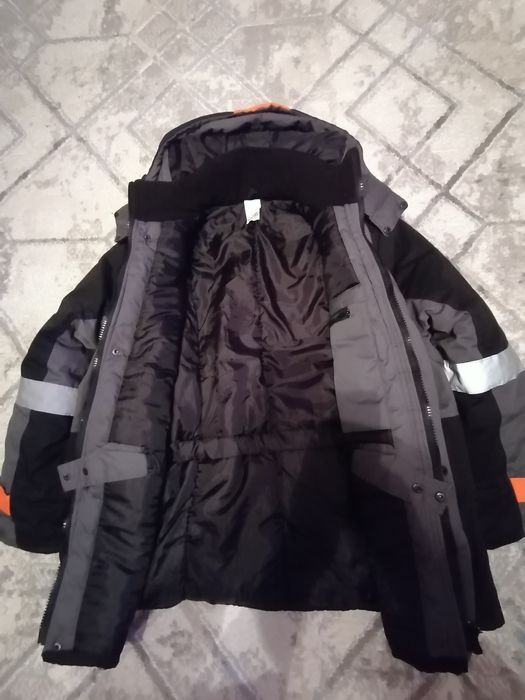 Продам новый рабочий зимний костюм.ПИШИТЕ СООБЩЕНИЯ В ОЛХ.