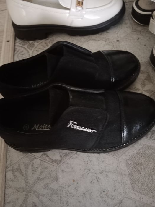 Продам туфли для девочек